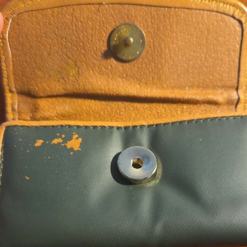 Hunting World Green Leather Key Wallet with Brown Logo